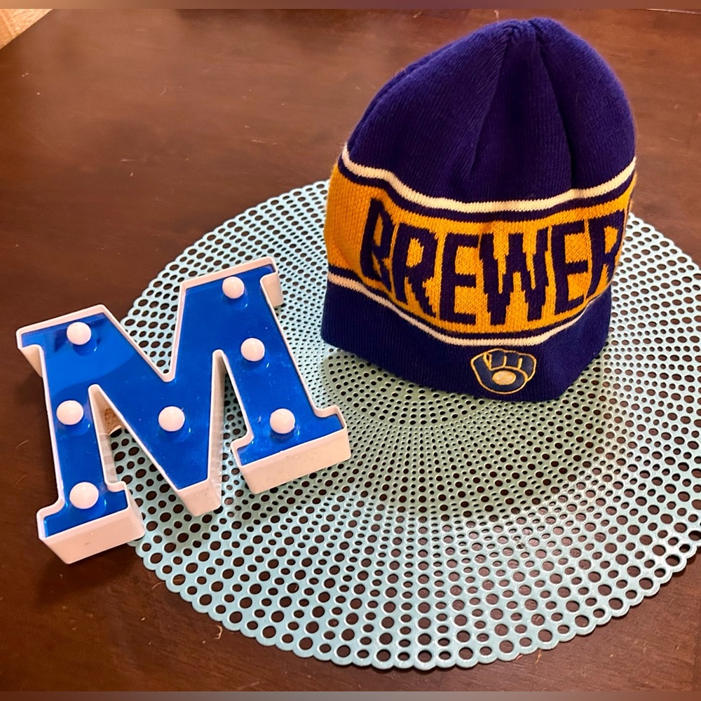 Milwaukee Brewers Fan Favorite Beanie, one size